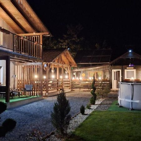 Cabana Oprisor 오크나 시비울루이 외부 사진